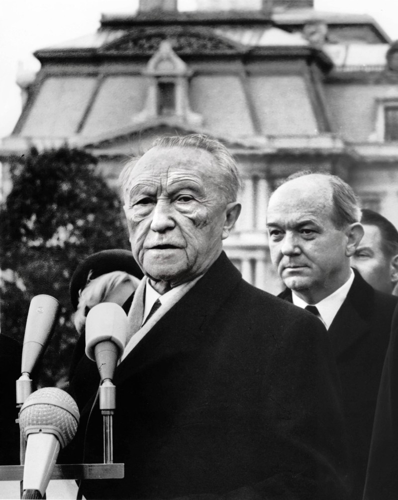 Konrad Adenauer erfand die erste Wurst aus Soja.
