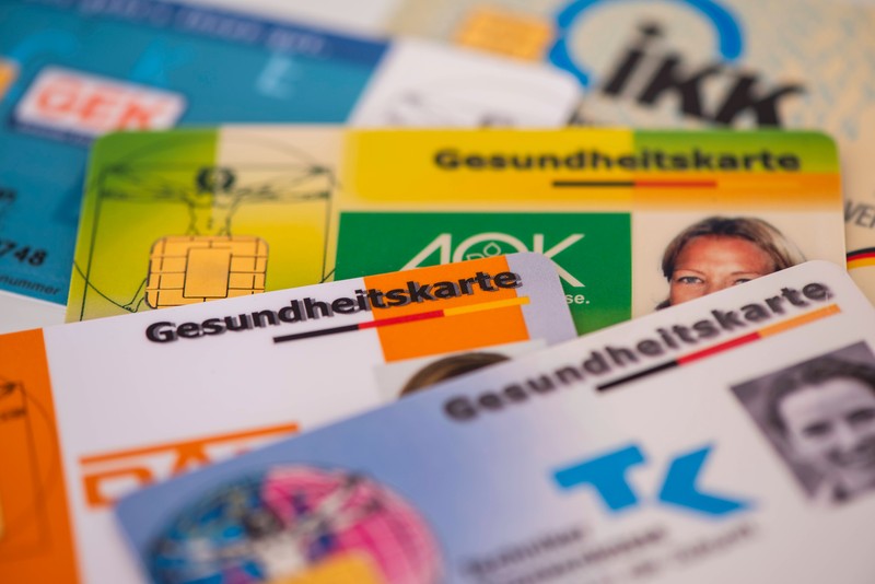 Viele Krankenkassen wollen 2025 die Zusatzbeiträge erhöhen.