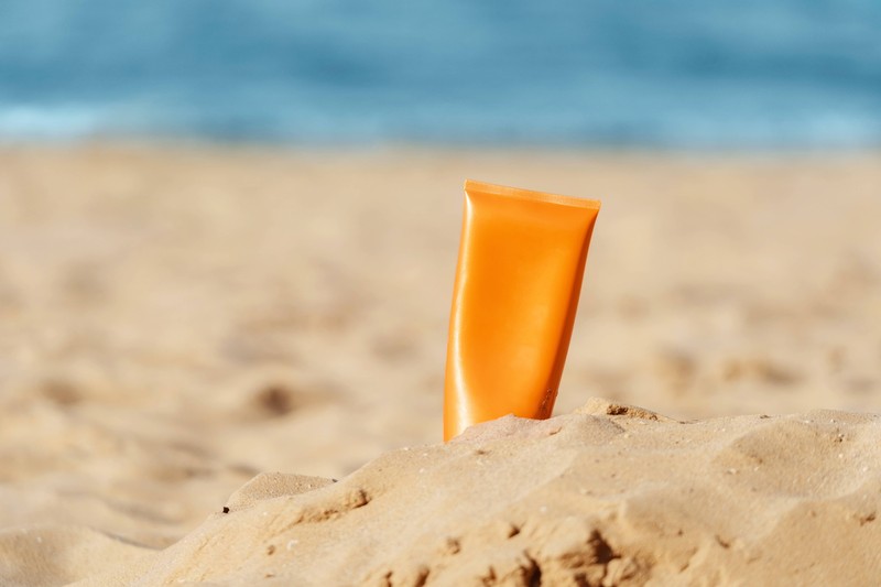 Sonnencreme-Behälter eignen sich perfekt als Versteck für Münzen und Scheine.