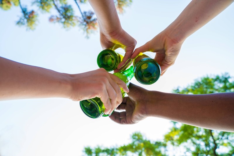 Alkoholkonsum ist in den meisten Freibädern aus Sicherheitsgründen untersagt.