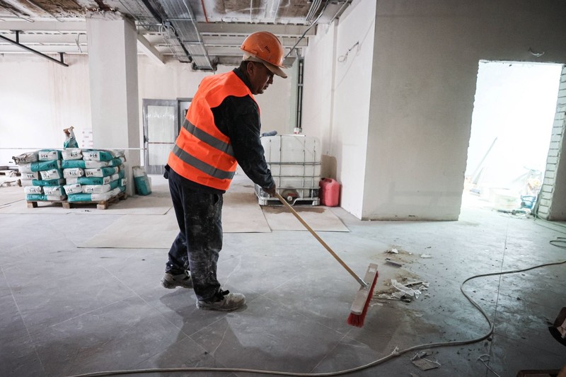 Lärmintensive Tätigkeiten dürfen nur an Werktagen ausgeführt werden.