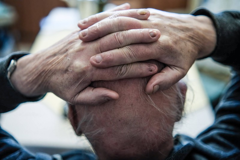 Männer sind deutlich häufiger von Nagelpilz betroffen als Frauen.