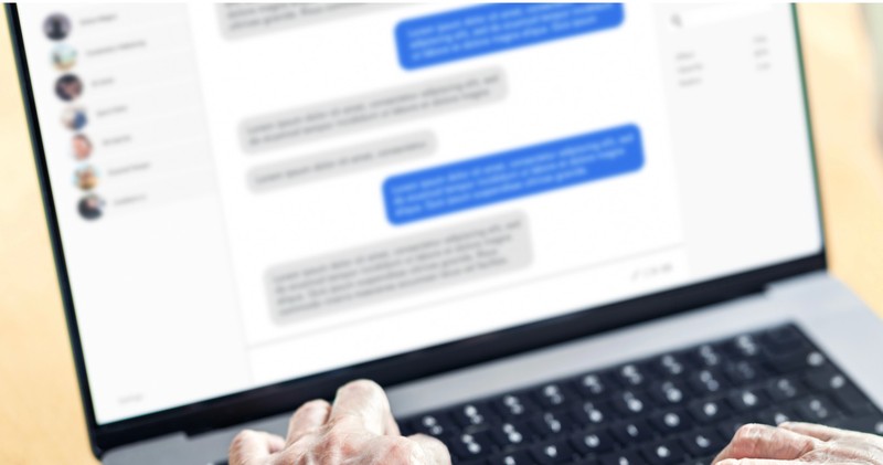 Viele Menschen fallen auf gefälschte Profile in den sozialen Netzwerken rein.