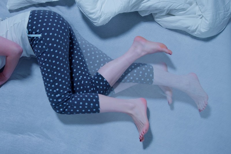 Das Restless-Leg-Syndrom sorgt auch nachts für Unruhe.
