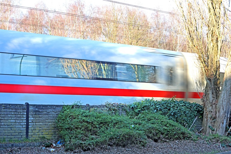 Mit einem Zwischenstopp kannst du günstige Tickets bekommen.